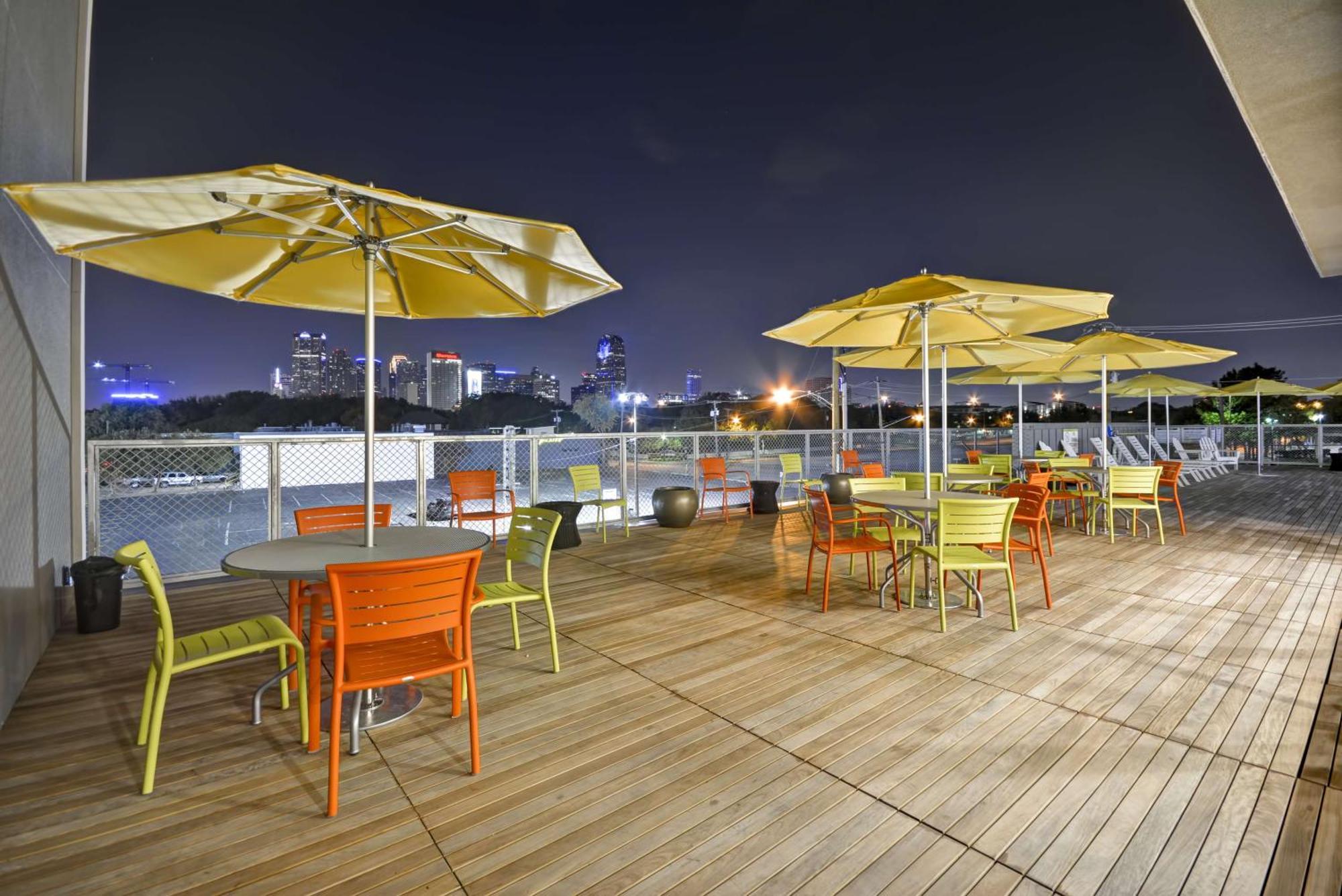 Home2 Suites By Hilton Dallas Downtown At Baylor Scott & White Εξωτερικό φωτογραφία